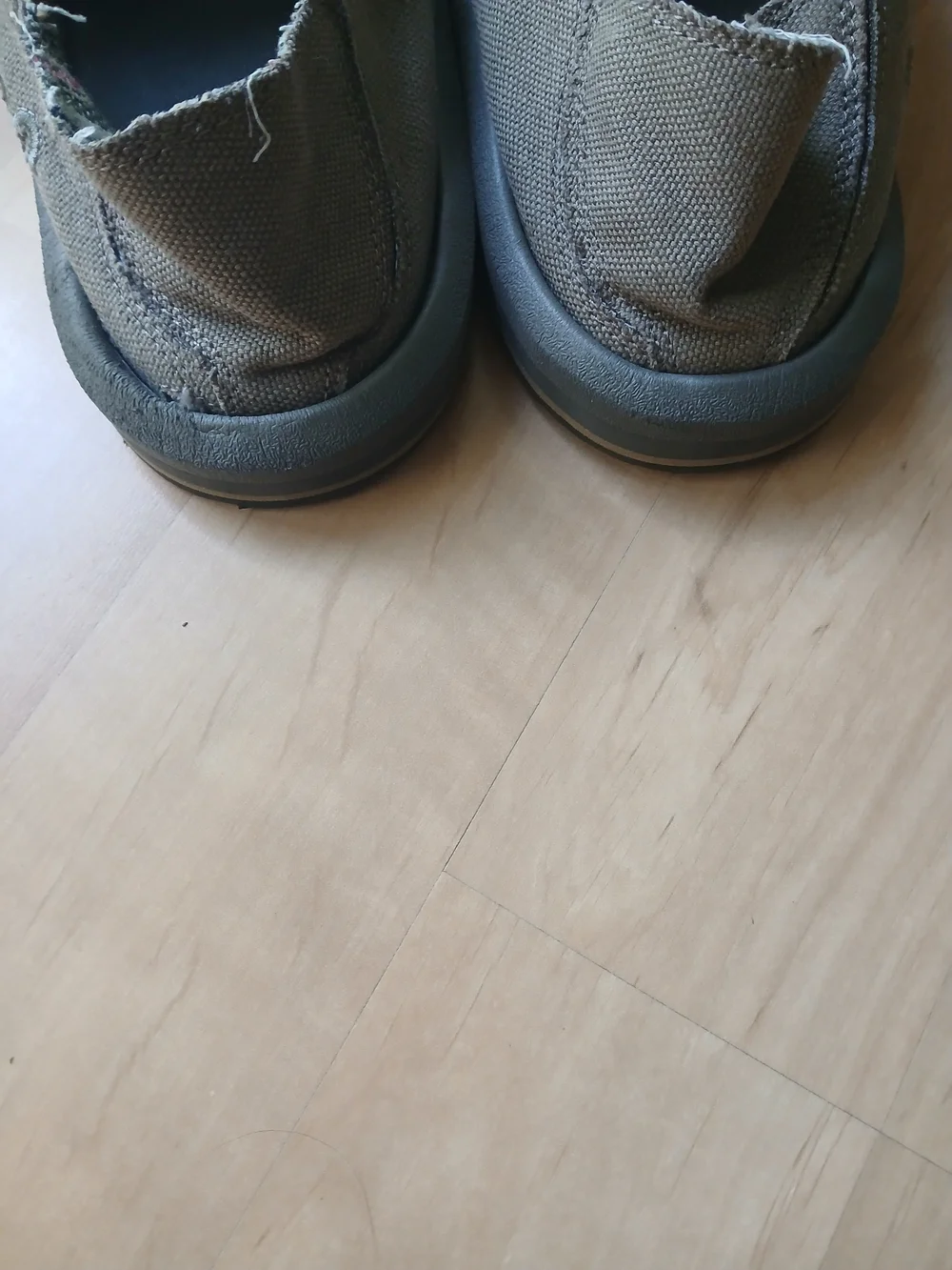Sanuk easy off